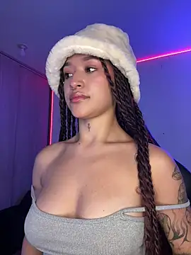 Snapshot of crystal_dlun chatting on 03/16/26, 03:16 crystal dlun online show from 03/16/26, 03:16