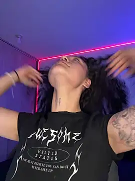 Snapshot of crystal_dlun chatting on 03/17/26, 08:01 crystal dlun online show from 03/17/26, 08:01