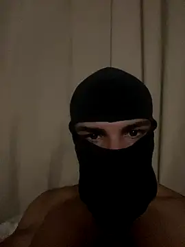 Snapshot of magneto01 chatting on 01/06/26, 04:27 magneto01 online show from 01/06/26, 04:27