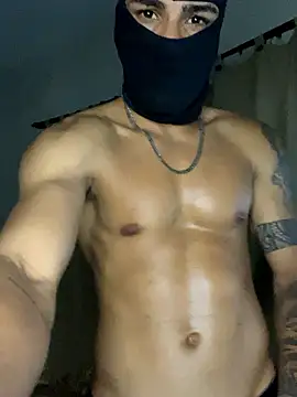 Snapshot of magneto01 chatting on 01/08/26, 02:36 magneto01 online show from 01/08/26, 02:36