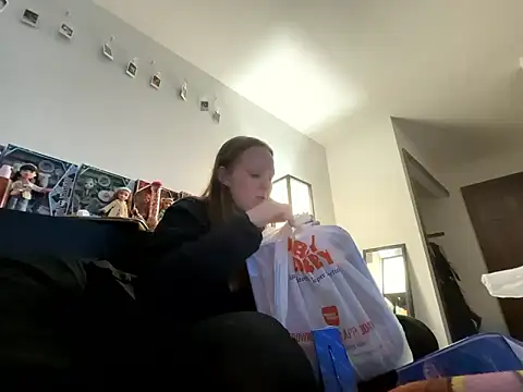 Snapshot of prettygirltracy_12 chatting on 01/07/26, 10:56 prettygirltracy 12 online show from 01/07/26, 10:56