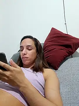 Snapshot of ofjuliaa chatting on 04/23/26, 03:08 ofjuliaa online show from 04/23/26, 03:08