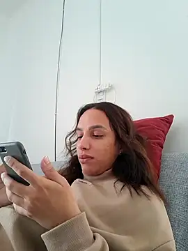 Snapshot of ofjuliaa chatting on 05/11/26, 04:59 ofjuliaa online show from 05/11/26, 04:59