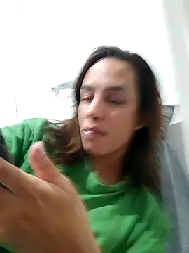 Snapshot of ofjuliaa chatting on 05/16/26, 08:33 ofjuliaa online show from 05/16/26, 08:33