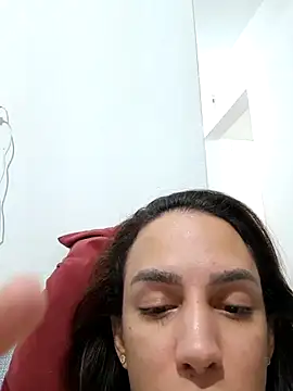 Snapshot of ofjuliaa chatting on 05/17/26, 05:38 ofjuliaa online show from 05/17/26, 05:38