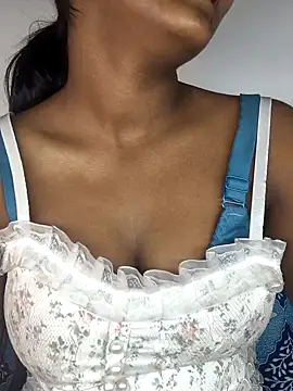 Royal-girl78 online show from 01/11/26, 04:23