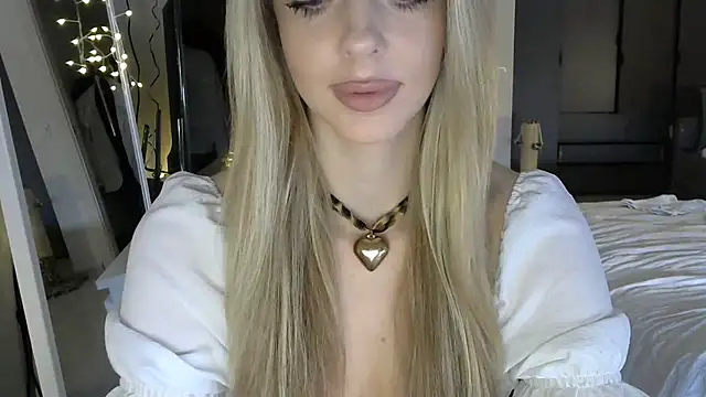 Snapshot of LizaSweetyq chatting on 02/09/26, 08:29 LizaSweetyq online show from 02/09/26, 08:29