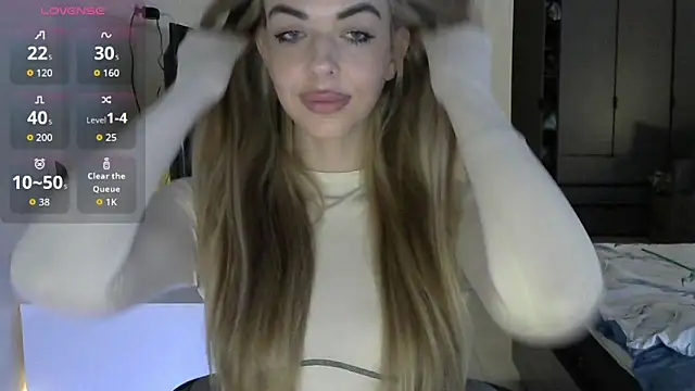 Snapshot of LizaSweetyq chatting on 03/15/26, 07:58 LizaSweetyq online show from 03/15/26, 07:58