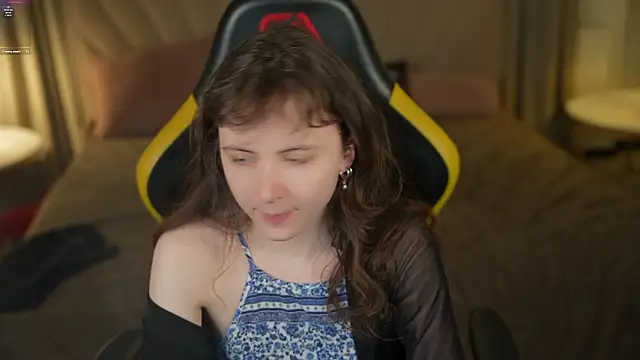 Snapshot of Orly_flame chatting on 03/23/26, 04:00 Orly flame online show from 03/23/26, 04:00