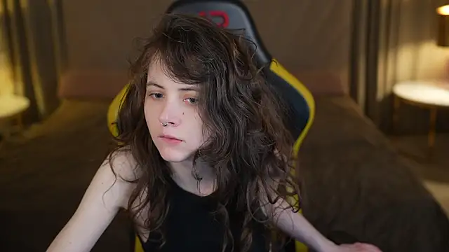 Snapshot of Orly_flame chatting on 04/06/26, 06:42 Orly flame online show from 04/06/26, 06:42