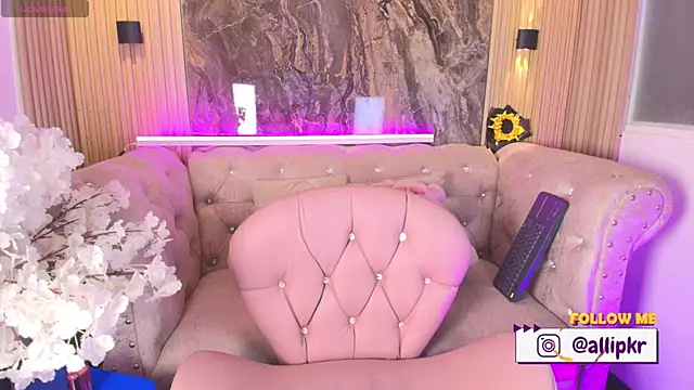 Snapshot of Allison_Parker1_ chatting on 04/09/26, 12:21 Allison Parker1 online show from 04/09/26, 12:21