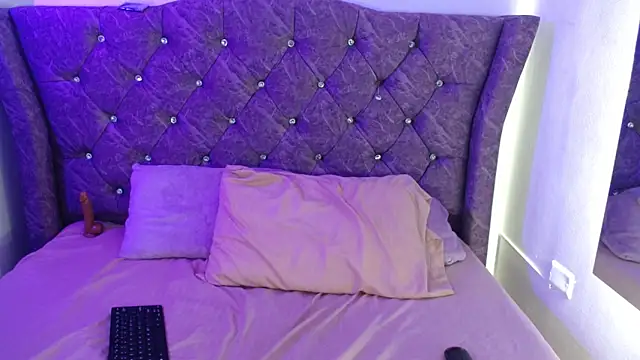 Snapshot of Angel_adrien chatting on 04/01/26, 12:50 Angel adrien online show from 04/01/26, 12:50