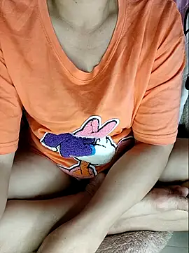 linhha23 online show from 02/04/26, 03:40