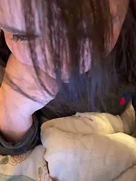 Snapshot of wy2026 chatting on 03/23/26, 02:32 wy2026 online show from 03/23/26, 02:32