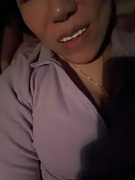 Snapshot of wy2026 chatting on 03/24/26, 04:12 wy2026 online show from 03/24/26, 04:12