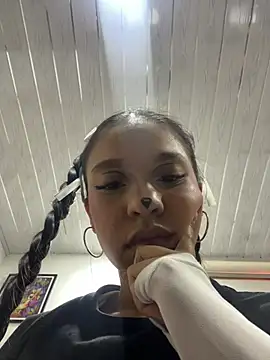 DulceRouss  online show from 03/18/26, 12:41