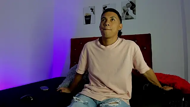 Liamsubtle01 online show from 01/12/26, 06:24