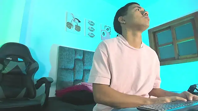 Liamsubtle01 online show from 04/09/26, 11:04