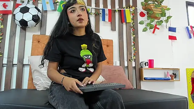 Snapshot of MeowMota_ chatting on 07/14/26, 06:46 MeowMota online show from 07/14/26, 06:46