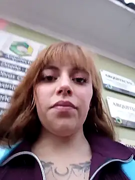 Snapshot of ISABELLA-01_ chatting on 04/18/26, 11:05 ISABELLA-01 online show from 04/18/26, 11:05