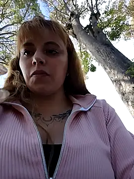 Snapshot of ISABELLA-01_ chatting on 04/25/26, 09:12 ISABELLA-01 online show from 04/25/26, 09:12