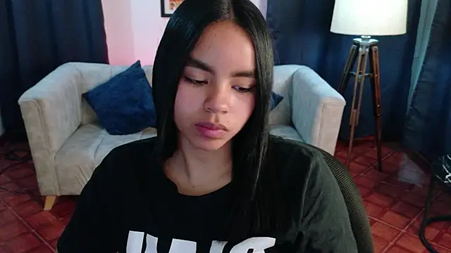 SofiaMante  online show from 04/11/26, 08:02