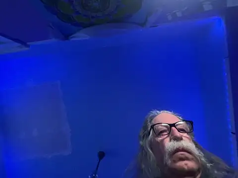 Snapshot of LickYourYoni chatting on 02/14/26, 03:31 LickYourYoni online show from 02/14/26, 03:31