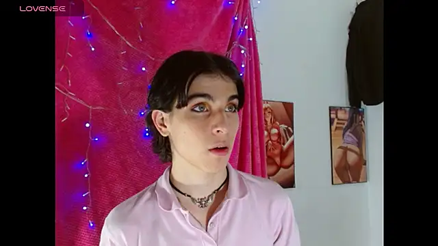 Snapshot of lilithot23 chatting on 03/26/26, 01:38 lilithot23 online show from 03/26/26, 01:38