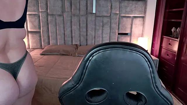 azul veraa online show from 04/08/26, 12:27