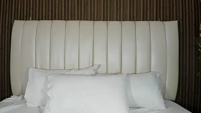 Snapshot of KatheOlson chatting on 02/16/26, 07:54 KatheOlson online show from 02/16/26, 07:54