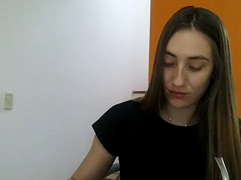 Snapshot of Noracherry chatting on 02/05/26, 11:37 Noracherry online show from 02/05/26, 11:37