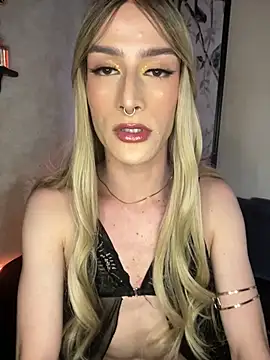 Snapshot of Alana_Stone chatting on 04/20/26, 06:53 Alana Stone online show from 04/20/26, 06:53