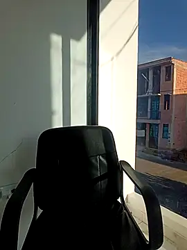 Snapshot of Alejandra_N chatting on 02/05/26, 12:10 Alejandra N online show from 02/05/26, 12:10