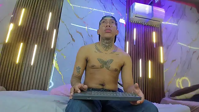 Snapshot of ThiagoBerry chatting on 01/17/26, 10:31 ThiagoBerry online show from 01/17/26, 10:31