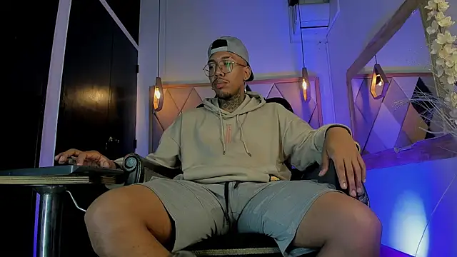 Snapshot of ThiagoBerry chatting on 02/28/26, 12:17 ThiagoBerry online show from 02/28/26, 12:17