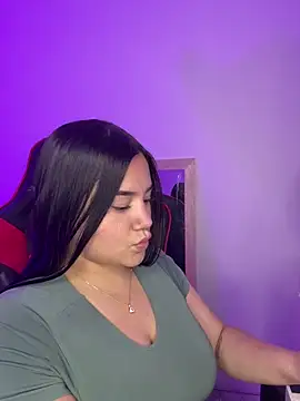 Snapshot of abby_gonzales chatting on 02/25/26, 05:28 abby gonzales online show from 02/25/26, 05:28