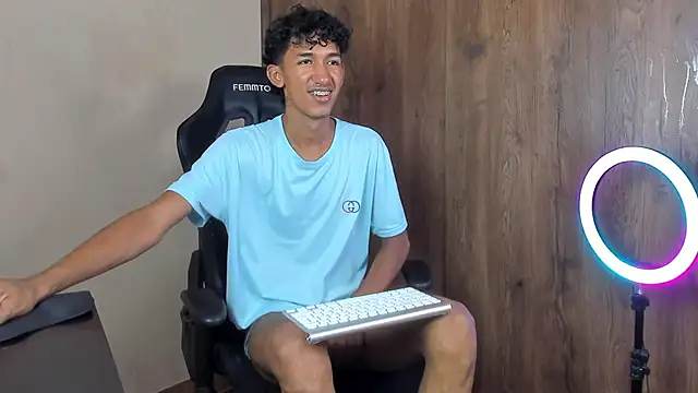 Snapshot of neitan_miller_ chatting on 03/29/26, 07:58 neitan miller online show from 03/29/26, 07:58