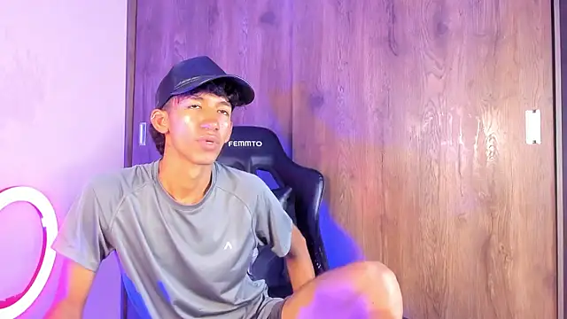 Snapshot of neitan_miller_ chatting on 04/02/26, 08:23 neitan miller online show from 04/02/26, 08:23