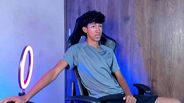 Snapshot of neitan_miller_ chatting on 04/13/26, 12:32 neitan miller online show from 04/13/26, 12:32