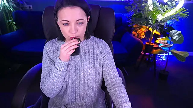 Dafni Monn online show from 01/13/25, 07:11