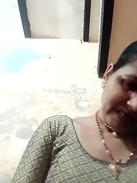 Snapshot of Hasmi_hot09 chatting on 02/10/26, 02:32 Hasmi hot09 online show from 02/10/26, 02:32