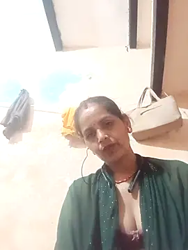 Snapshot of Hasmi_hot09 chatting on 03/09/26, 05:28 Hasmi hot09 online show from 03/09/26, 05:28