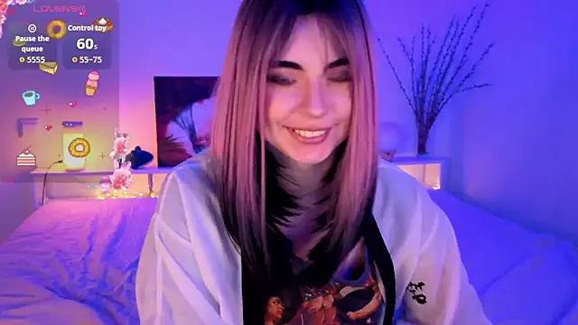 Snapshot of ForEvaRrr chatting on 04/18/26, 10:08 ForEvaRrr online show from 04/18/26, 10:08