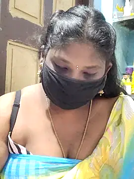 Snapshot of divyasree1431 chatting on 06/26/26, 02:43 divyasree1431 online show from 06/26/26, 02:43