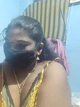 Snapshot of divyasree1431 chatting on 07/09/26, 10:14 divyasree1431 online show from 07/09/26, 10:14