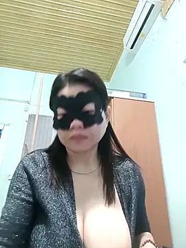 Snapshot of Hana2026 chatting on 03/24/26, 09:31 Hana2026 online show from 03/24/26, 09:31