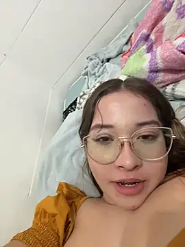 Snapshot of AliciaWhite_nt chatting on 06/16/26, 01:08 AliciaWhite nt online show from 06/16/26, 01:08
