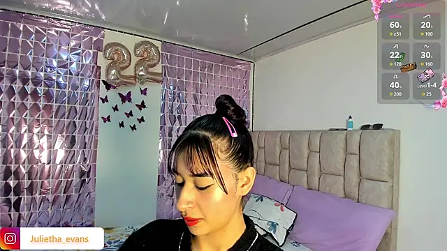 Snapshot of Julietha-evans chatting on 03/26/26, 11:21 Julietha-evans online show from 03/26/26, 11:21
