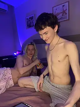 Snapshot of Eric_Dark chatting on 03/28/26, 06:40 Eric Dark online show from 03/28/26, 06:40