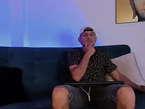 Snapshot of JACOB_RACHELL chatting on 01/13/26, 12:32 JACOB RACHELL online show from 01/13/26, 12:32